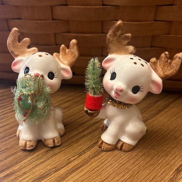 vintage christmas- lefton reindeers - set of 2 - not salt & pepper shakers - Picture 1 of 13